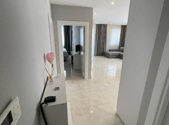 Sa Apartments! Near Cleopatra Apartman