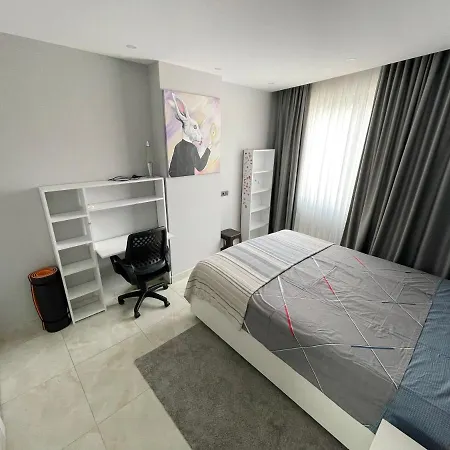 Sa Apartments! Near Cleopatra Daire *